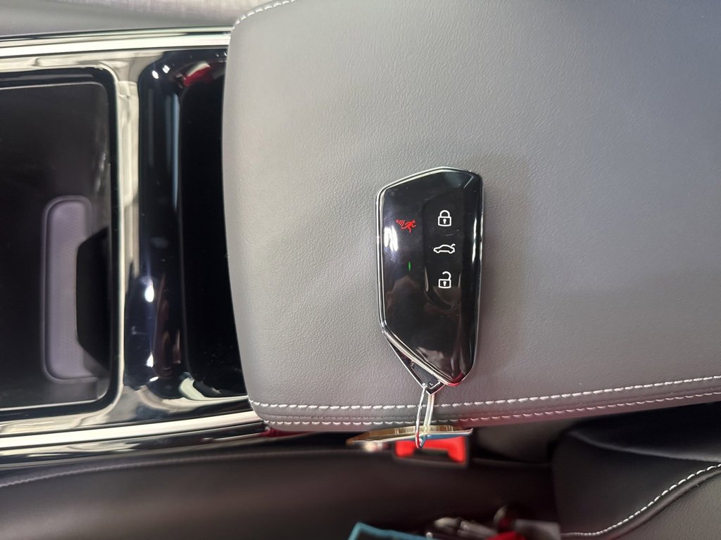 New 2025 Volkswagen ID.4 Pro image 25