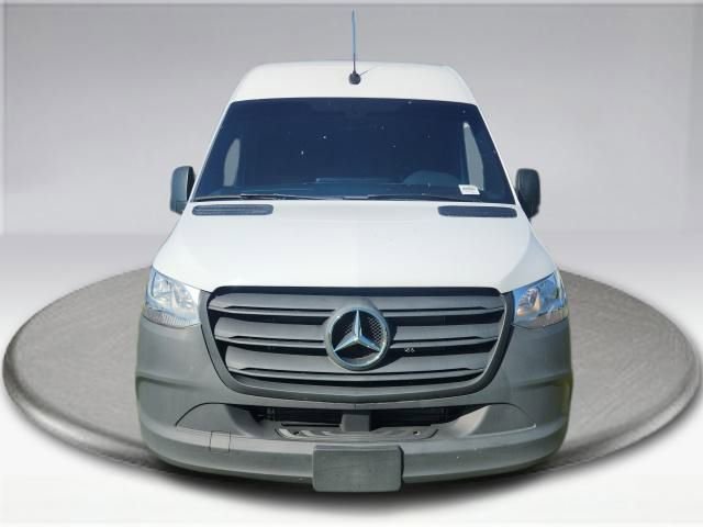 Used 2024 Mercedes-Benz Sprinter 2500 image 16