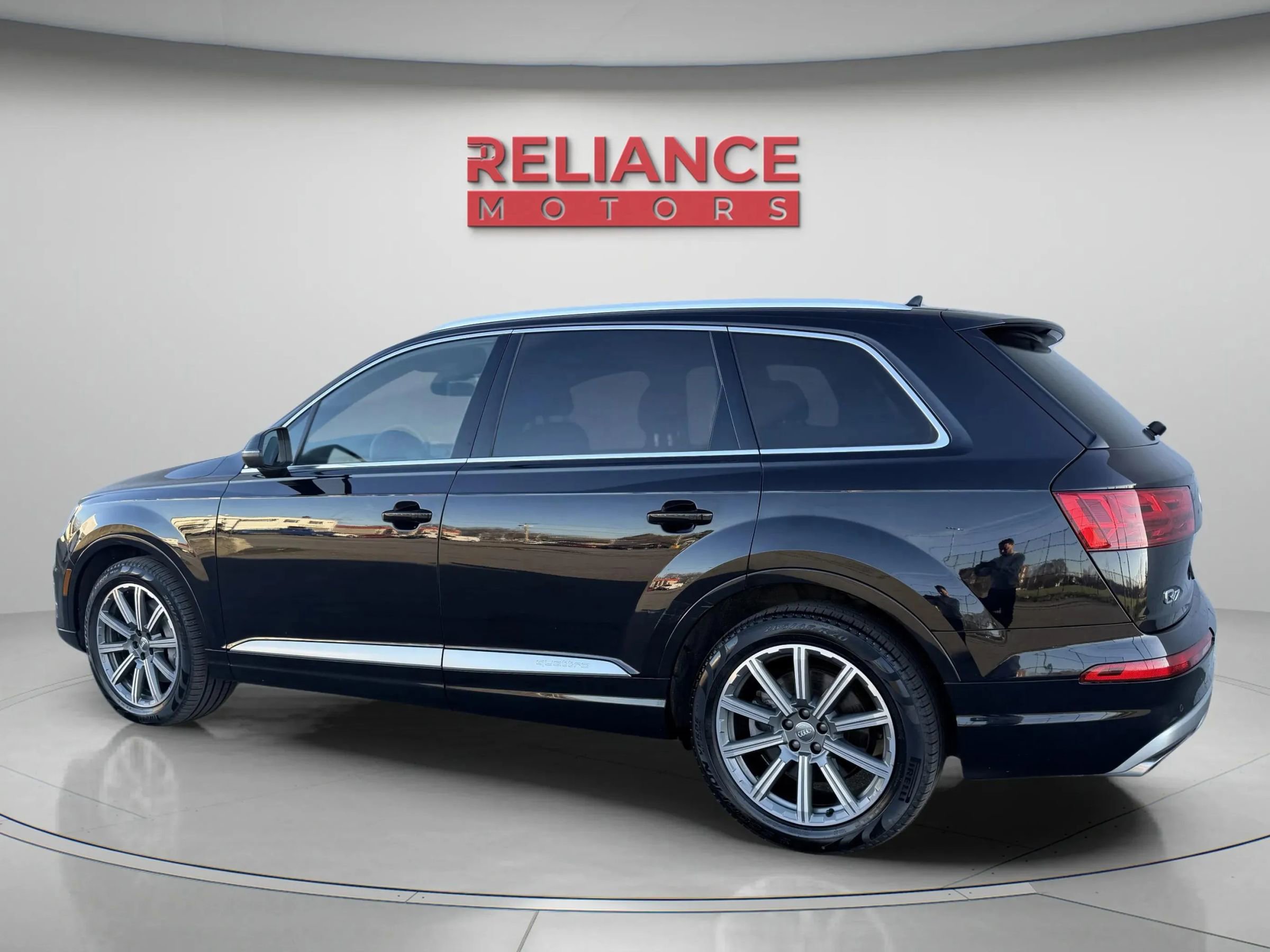 Used 2018 Audi Q7 3.0T Premium Plus w/ Premium Plus Package image 3