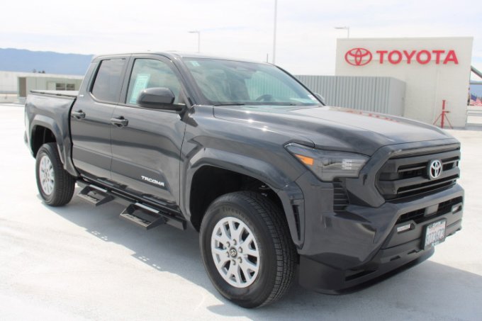 Used 2024 Toyota Tacoma SR5 image 2