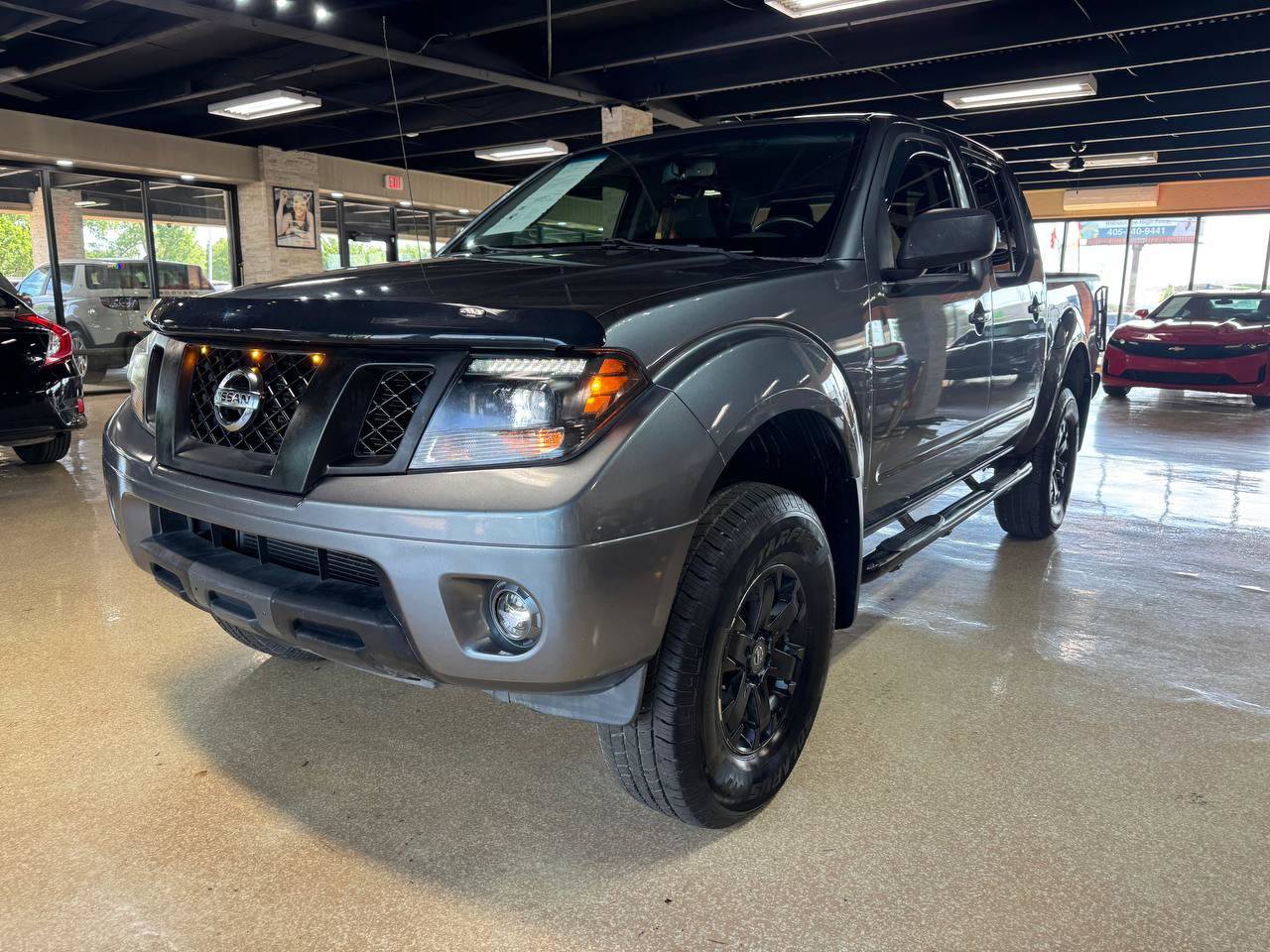 Used 2016 Nissan Frontier PRO-4X AWD/4WD image 3