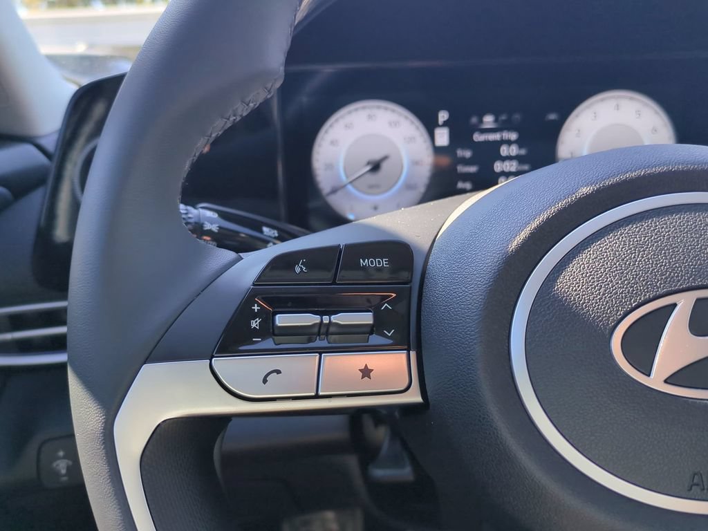 New 2026 Hyundai Elantra Limited FWD image 31