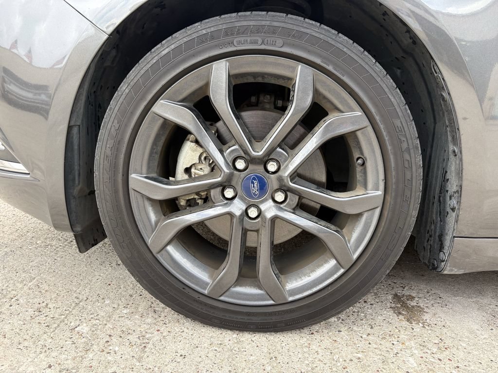 Used 2018 Ford Fusion SE w/ Equipment Group 201A FWD image 9