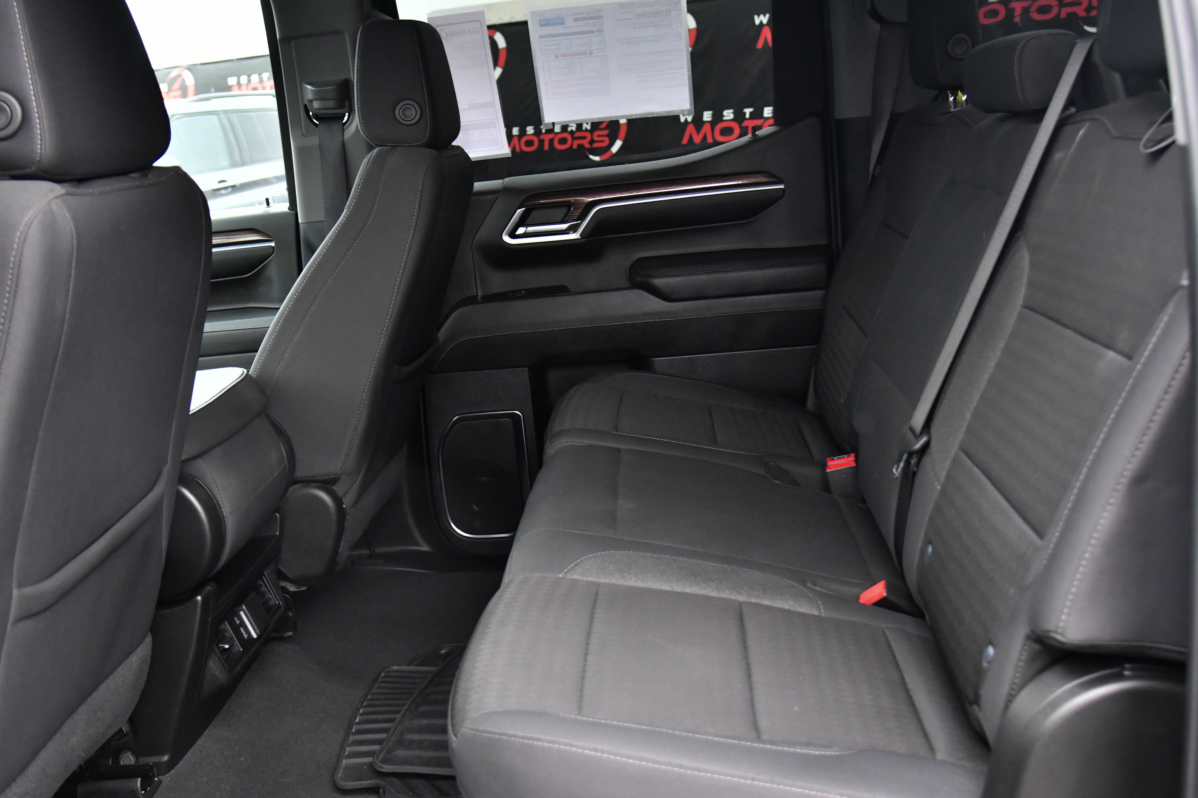 Used 2024 Chevrolet Silverado 1500 LT image 34