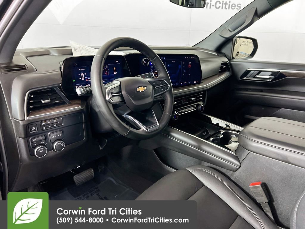 Used 2025 Chevrolet Suburban LT video 3