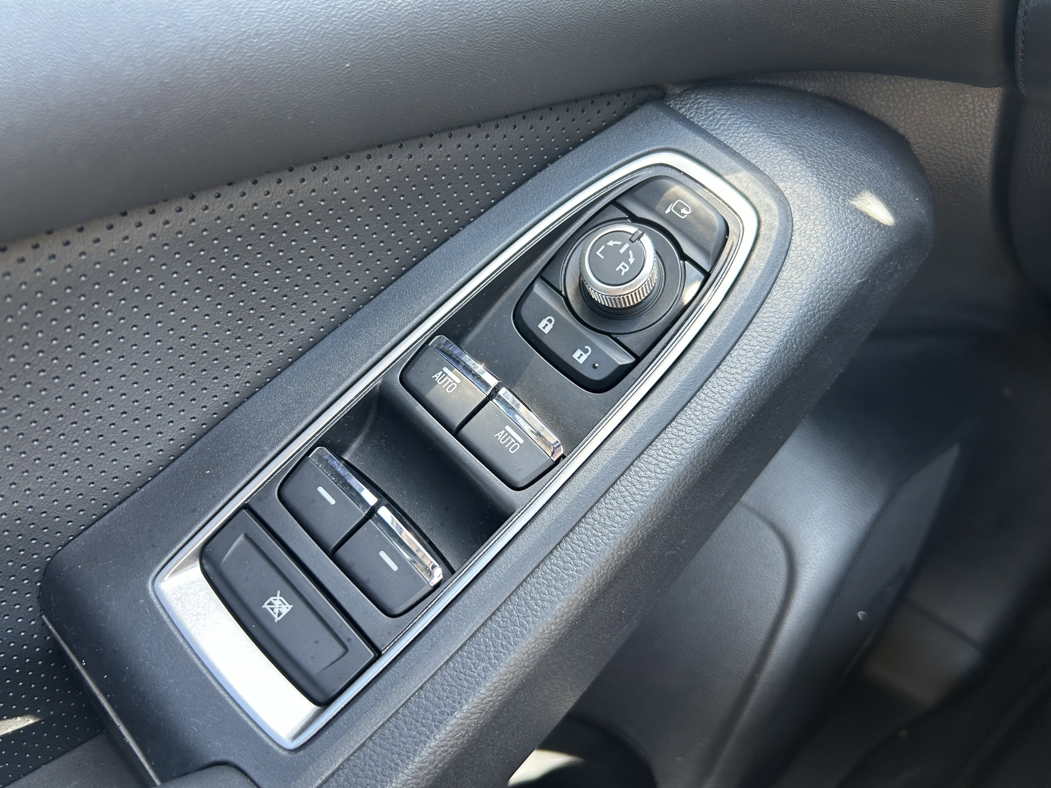 Certified 2023 Subaru Ascent Limited w/ Technology Package image 20