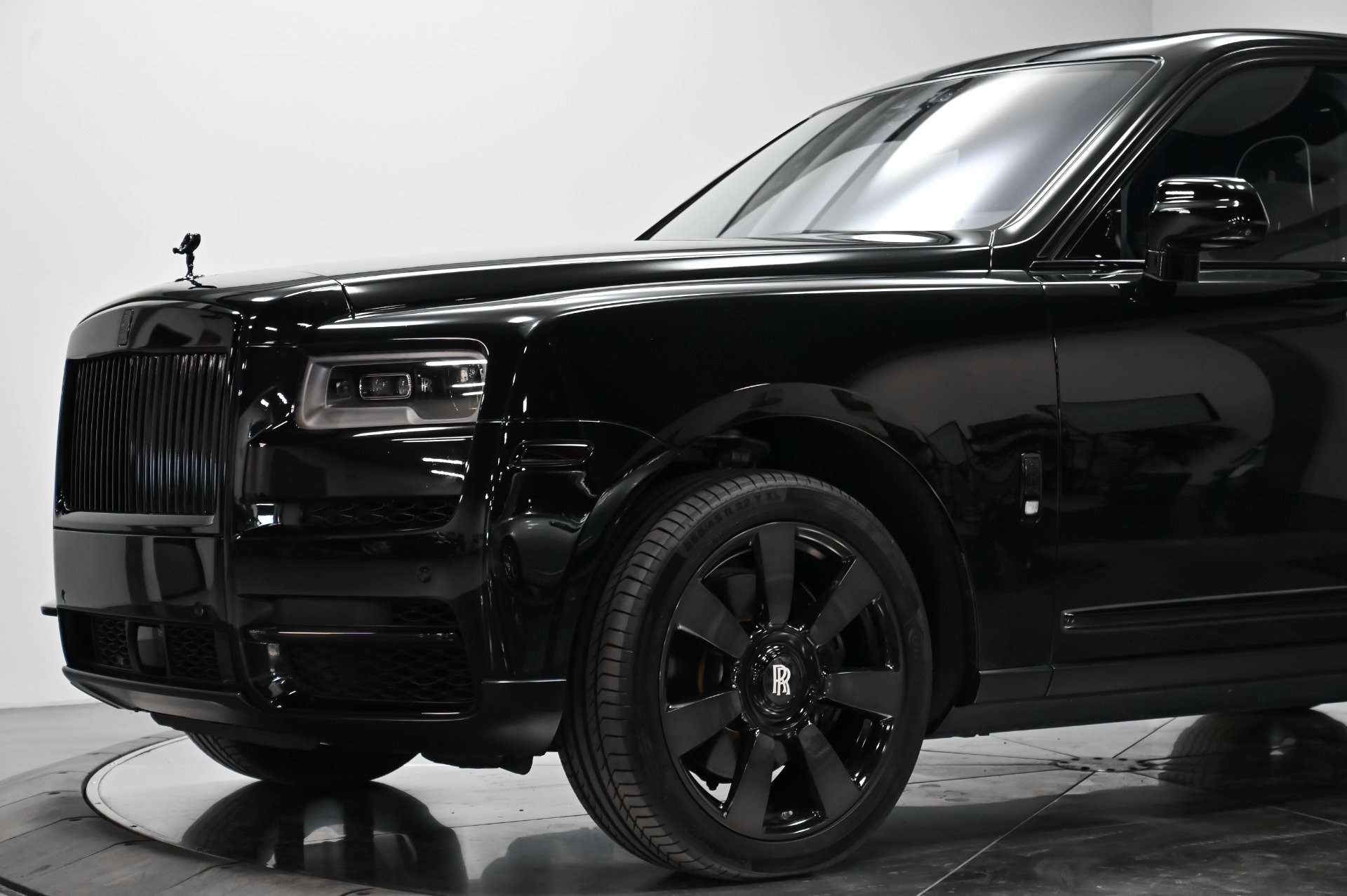 Used 2019 Rolls-Royce Cullinan image 12