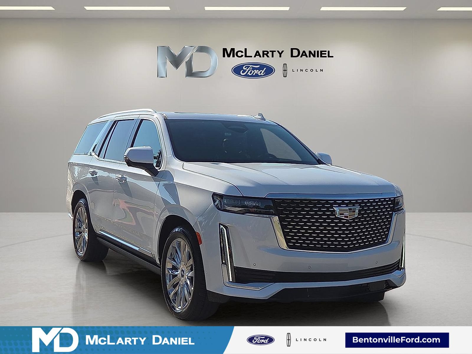 Used 2024 Cadillac Escalade Premium Luxury w/ Performance Package AWD/4WD image 1