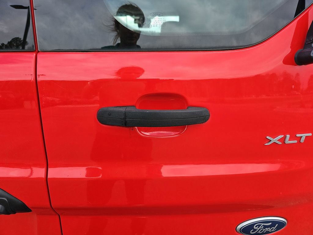 Used 2021 Ford Transit Connect XLT image 17