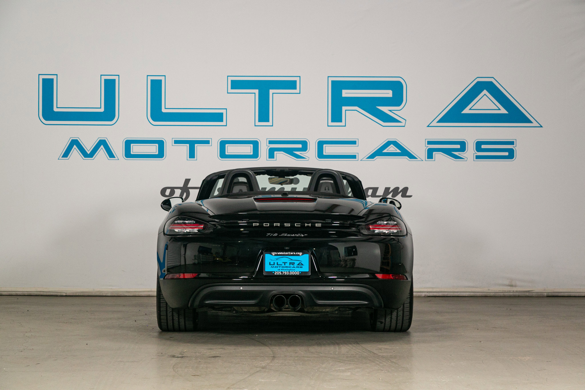 Used 2018 Porsche 718 Boxster Roadster w/ Sport Chrono Package image 5