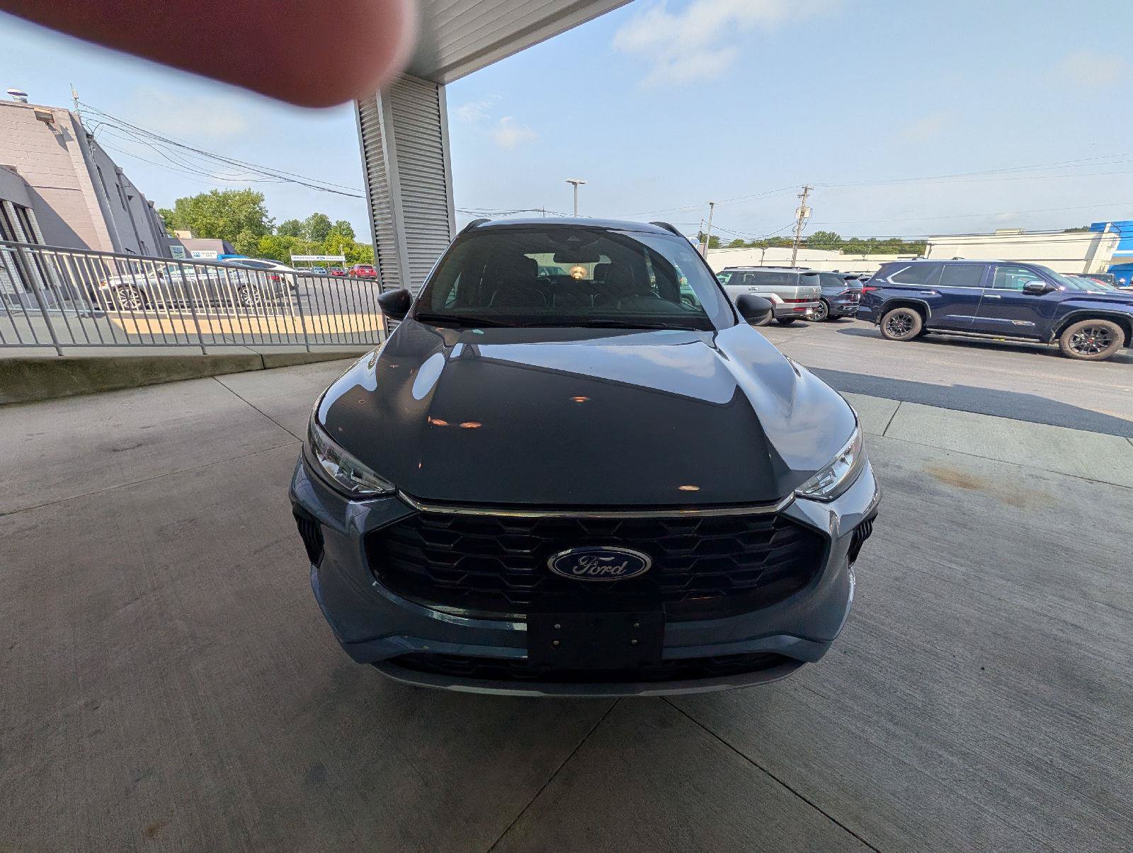 Used 2024 Ford Escape ST-Line FWD image 2