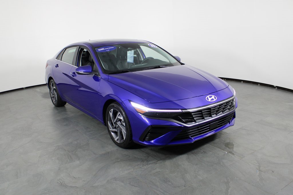 Certified 2025 Hyundai Elantra Limited image 10