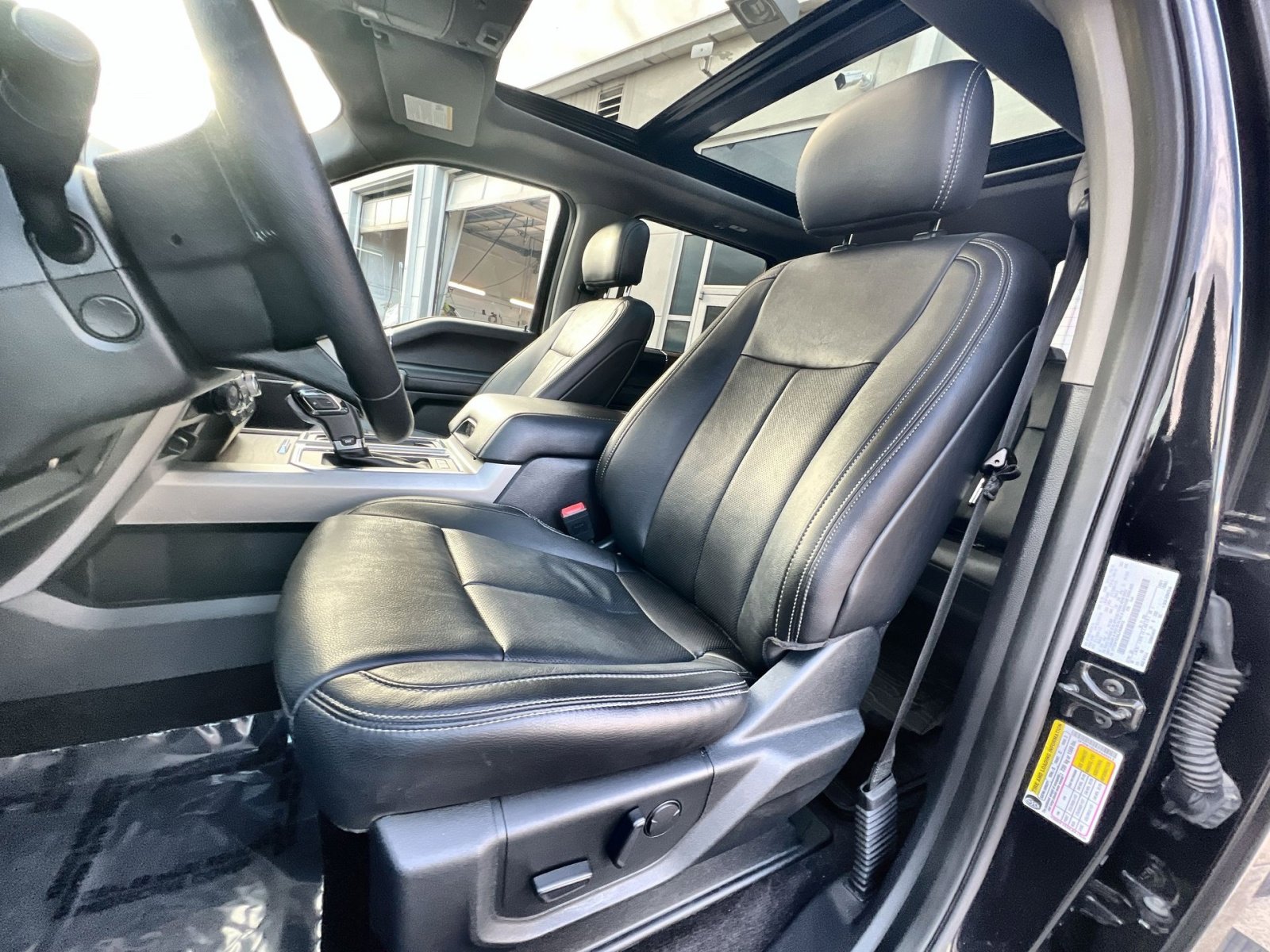 Used 2020 Ford F150 Lariat w/ Equipment Group 502A Luxury image 13