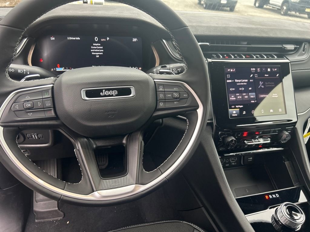 New 2025 Jeep Grand Cherokee Altitude image 8