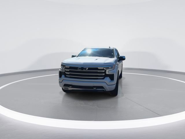Used 2023 Chevrolet Silverado 1500 High Country w/ High Country Premium Package AWD/4WD image 4