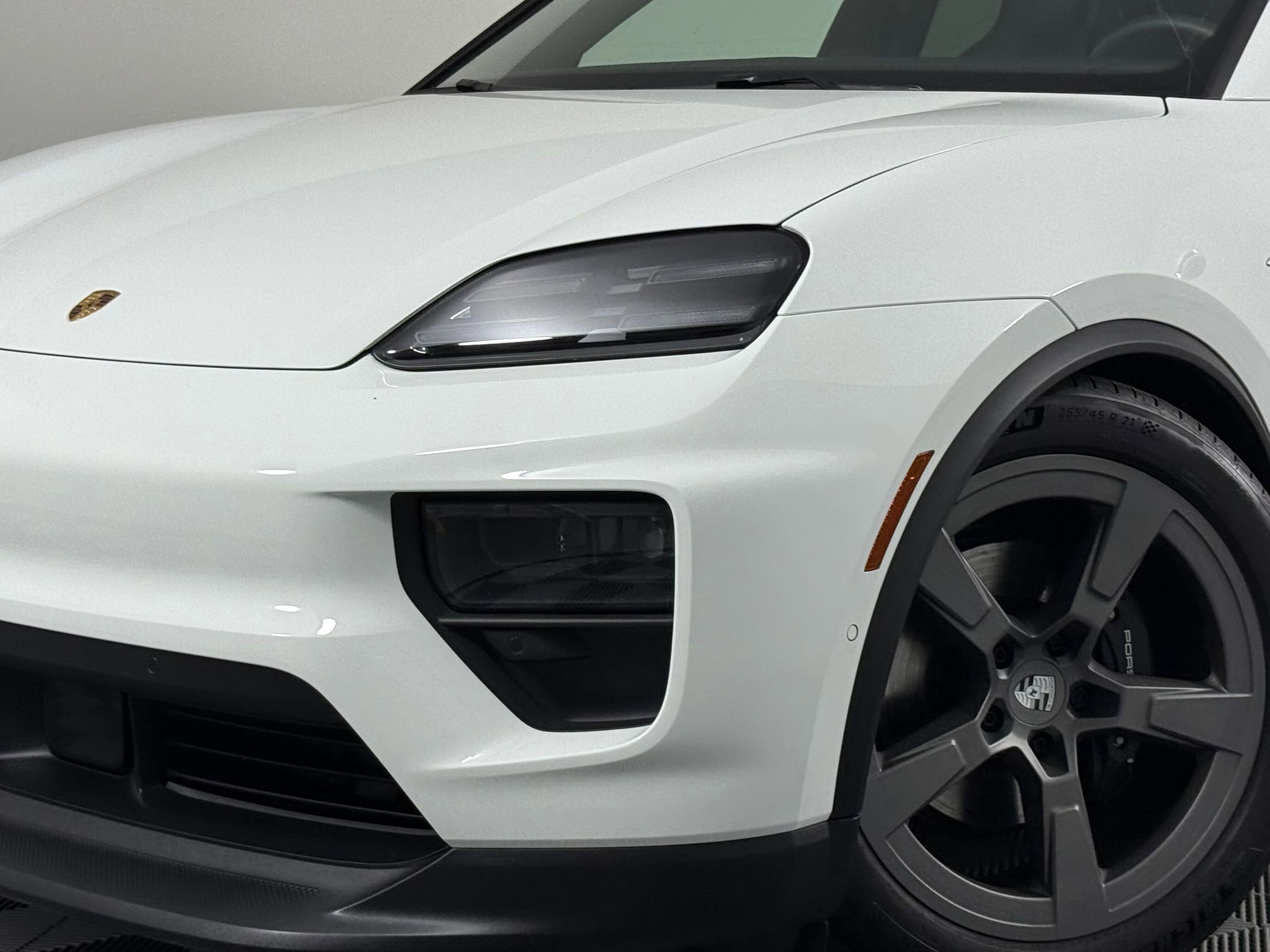 New 2025 Porsche Macan Electric image 11