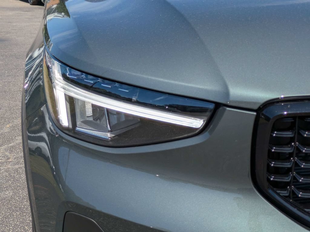 New 2026 Volvo XC40 B5 Core AWD/4WD image 10