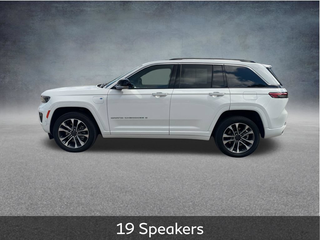 Used 2023 Jeep Grand Cherokee Overland w/ Luxury Tech Group IV AWD/4WD image 5
