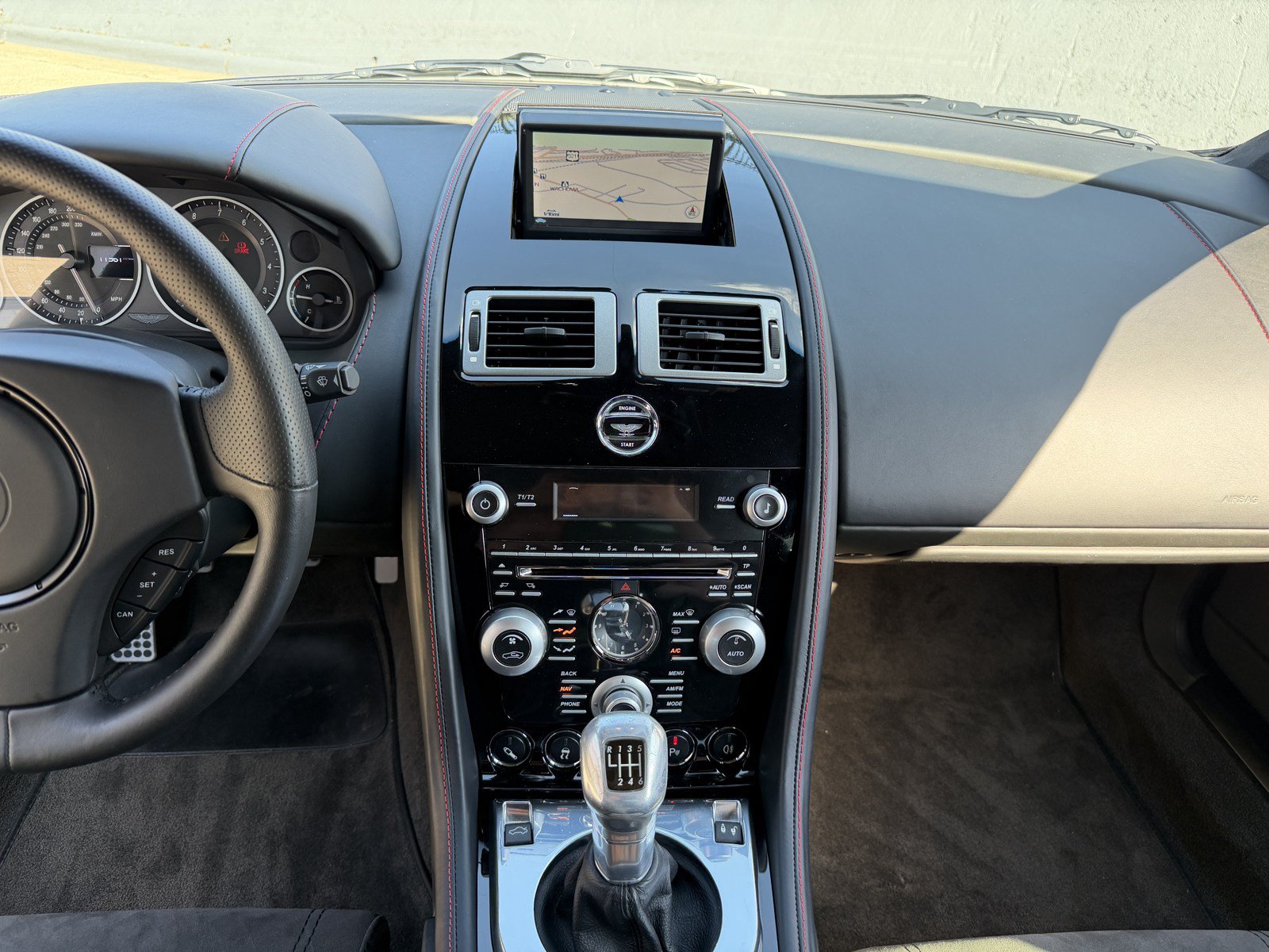 Used 2009 Aston Martin DBS Coupe RWD image 10