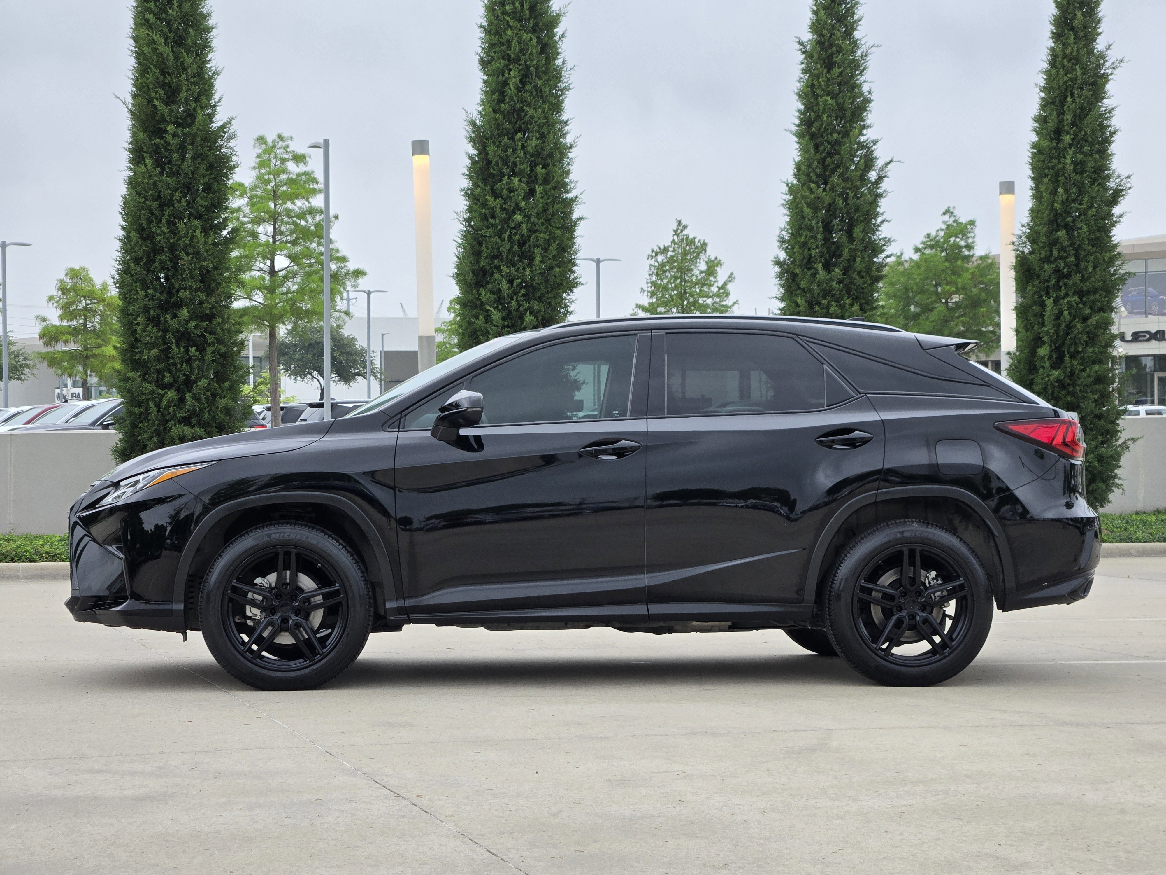 Used 2019 Lexus RX 350 FWD w/ Navigation Package image 2