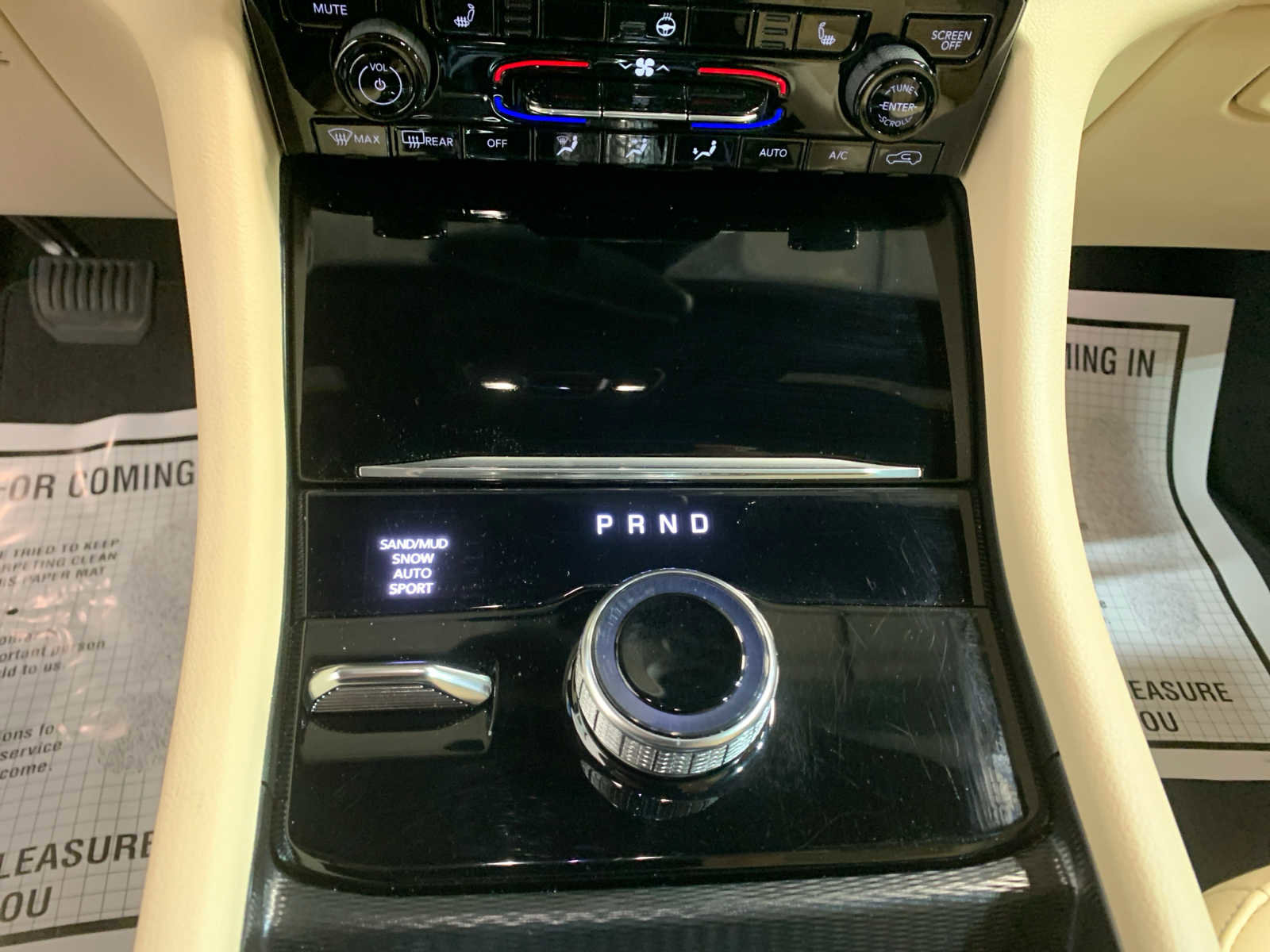 Used 2024 Jeep Grand Cherokee Limited w/ Trailer Tow Package image 7