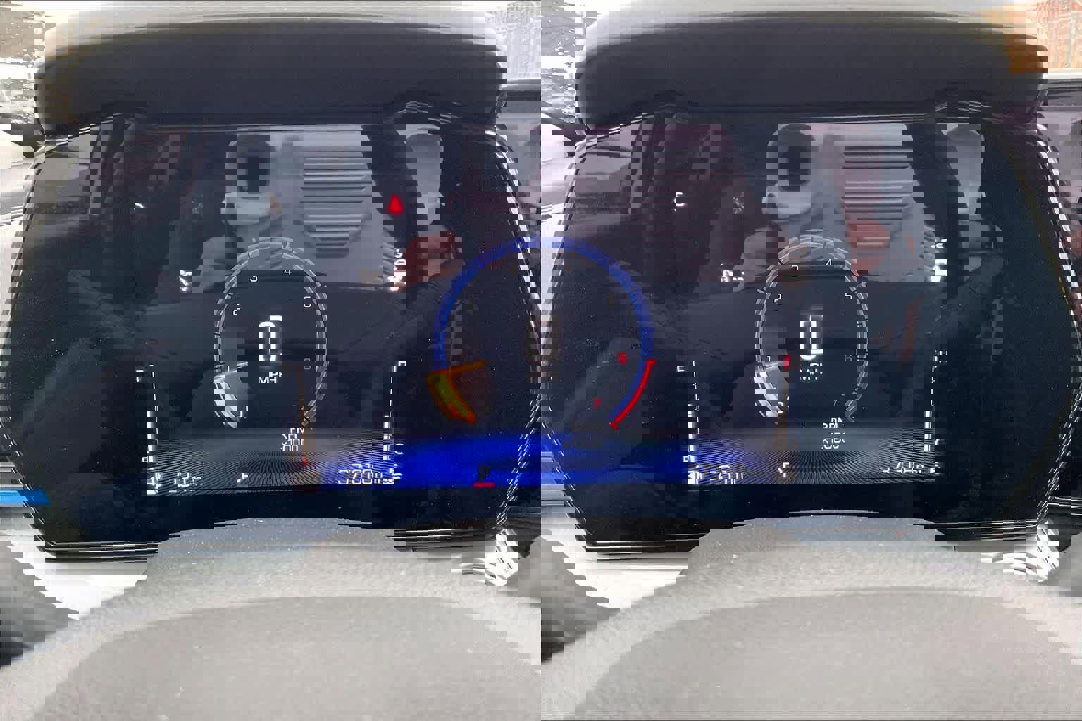 Certified 2025 Chevrolet Trax LT image 25