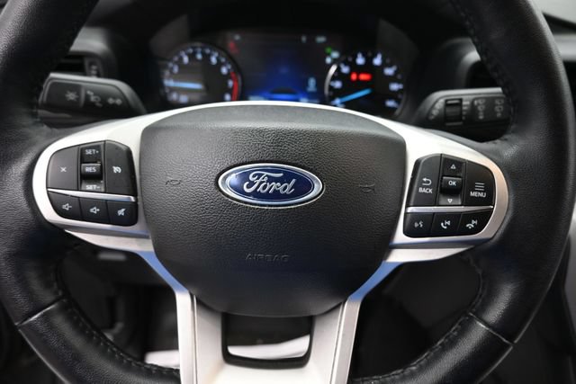 Used 2023 Ford Explorer XLT AWD/4WD image 17