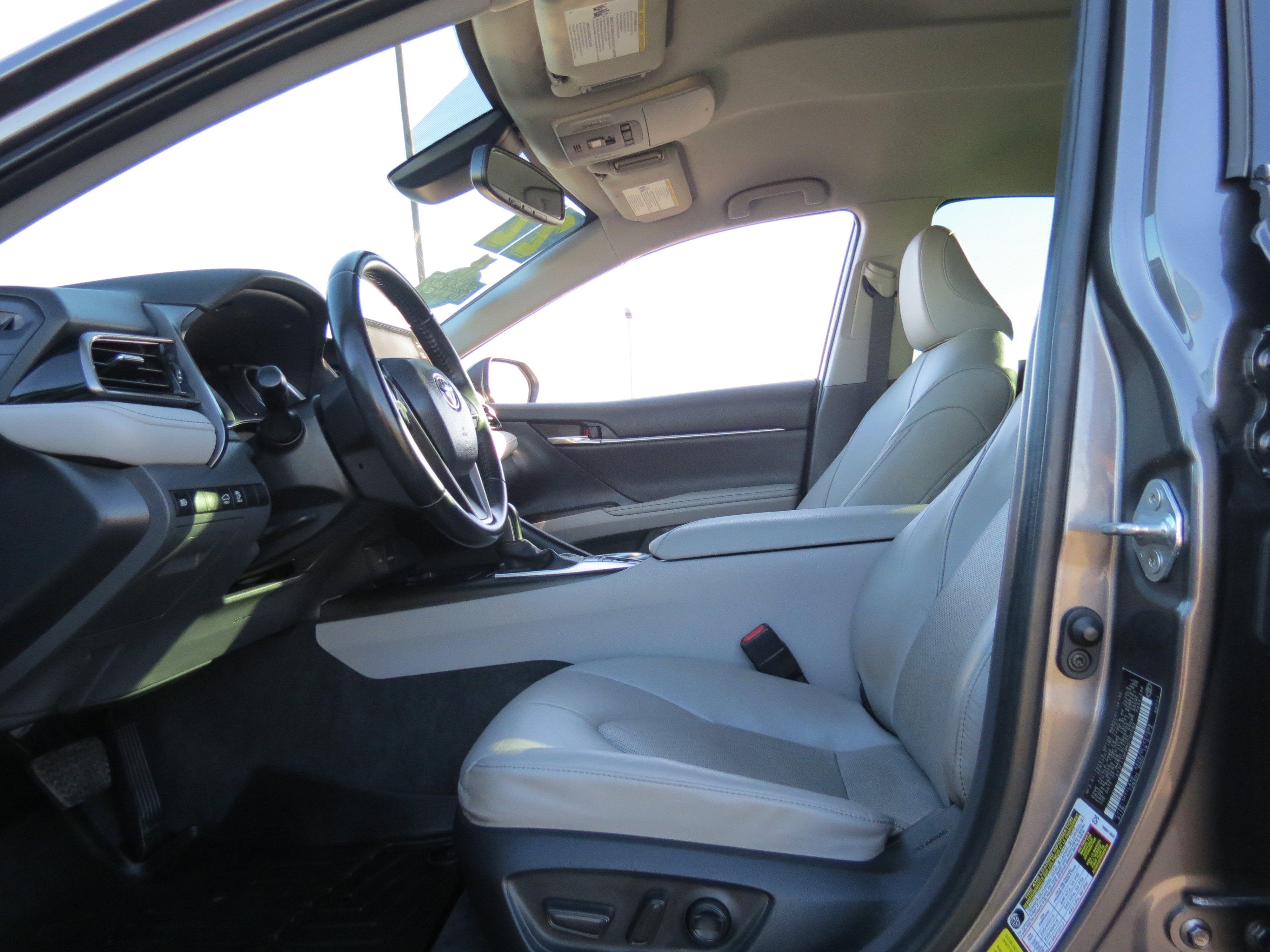 Used 2022 Toyota Camry XLE image 26