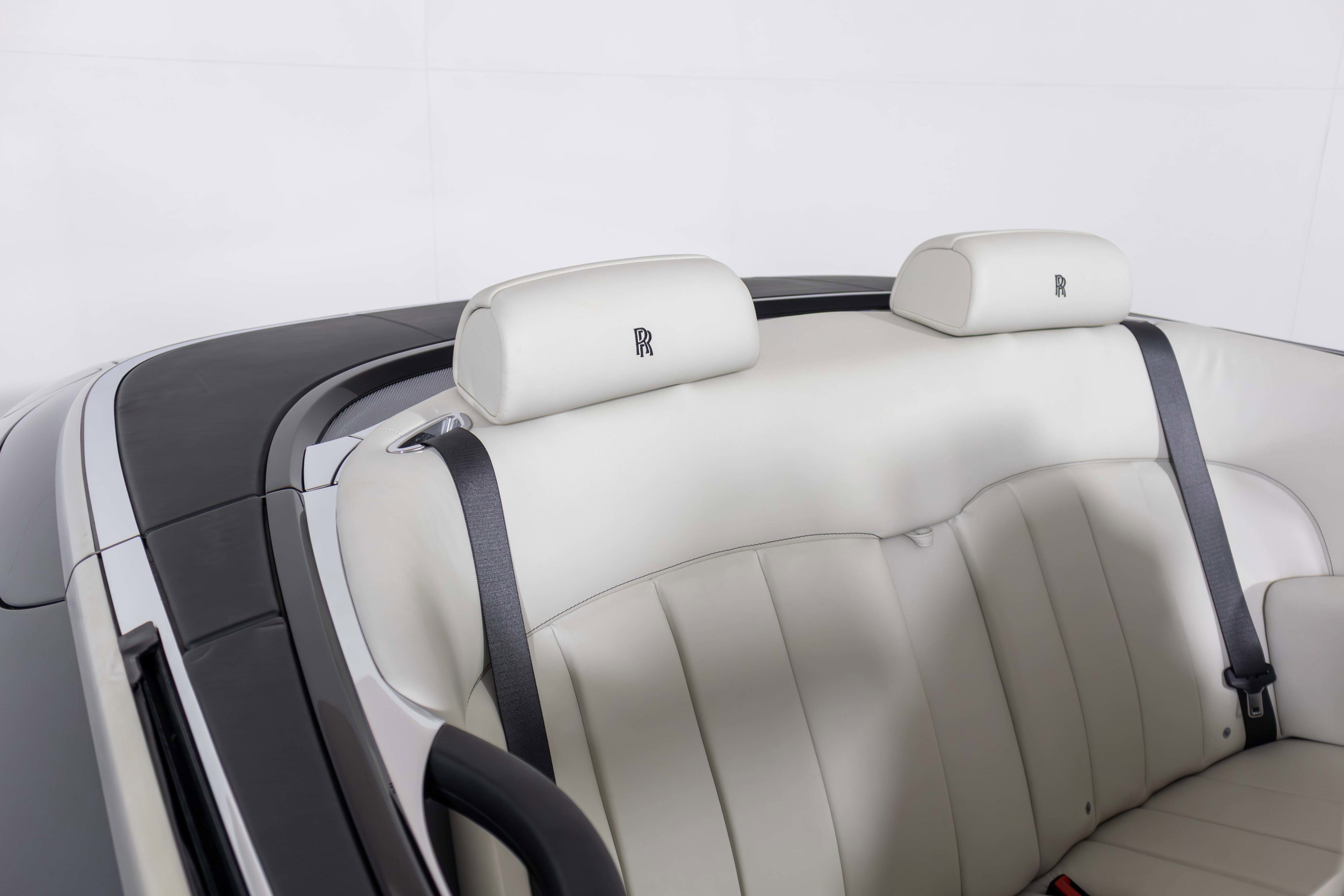 Used 2013 Rolls-Royce Phantom Drophead Coupe image 38