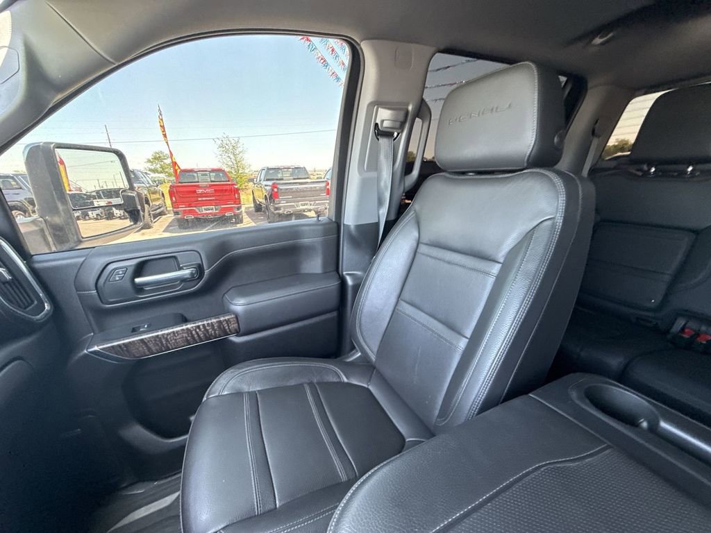 Used 2023 GMC Sierra 2500 Denali w/ Denali Black Diamond Edition AWD/4WD image 31