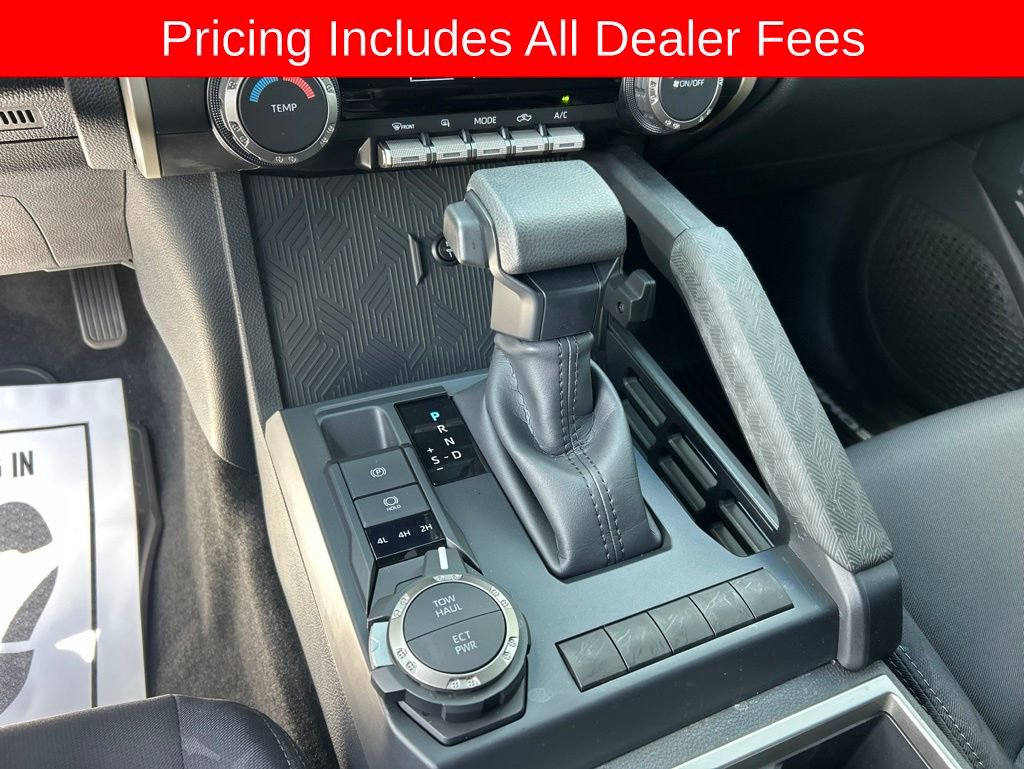 Used 2025 Toyota Tacoma SR5 AWD/4WD image 10
