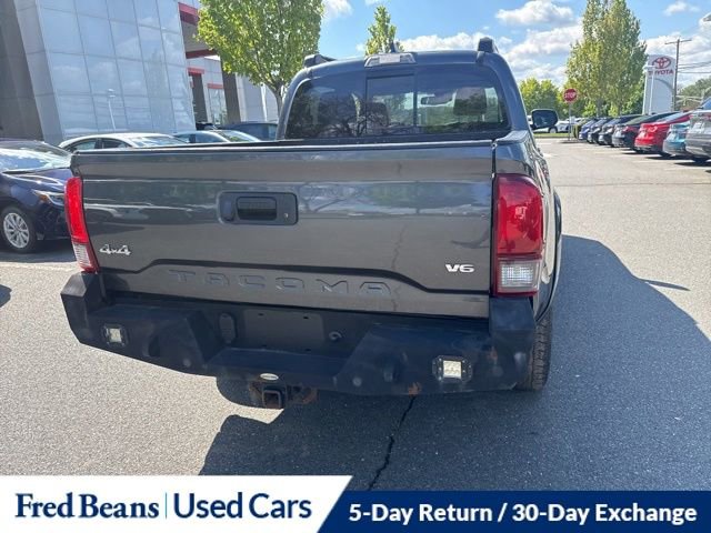 Used 2020 Toyota Tacoma SR5 AWD/4WD image 7