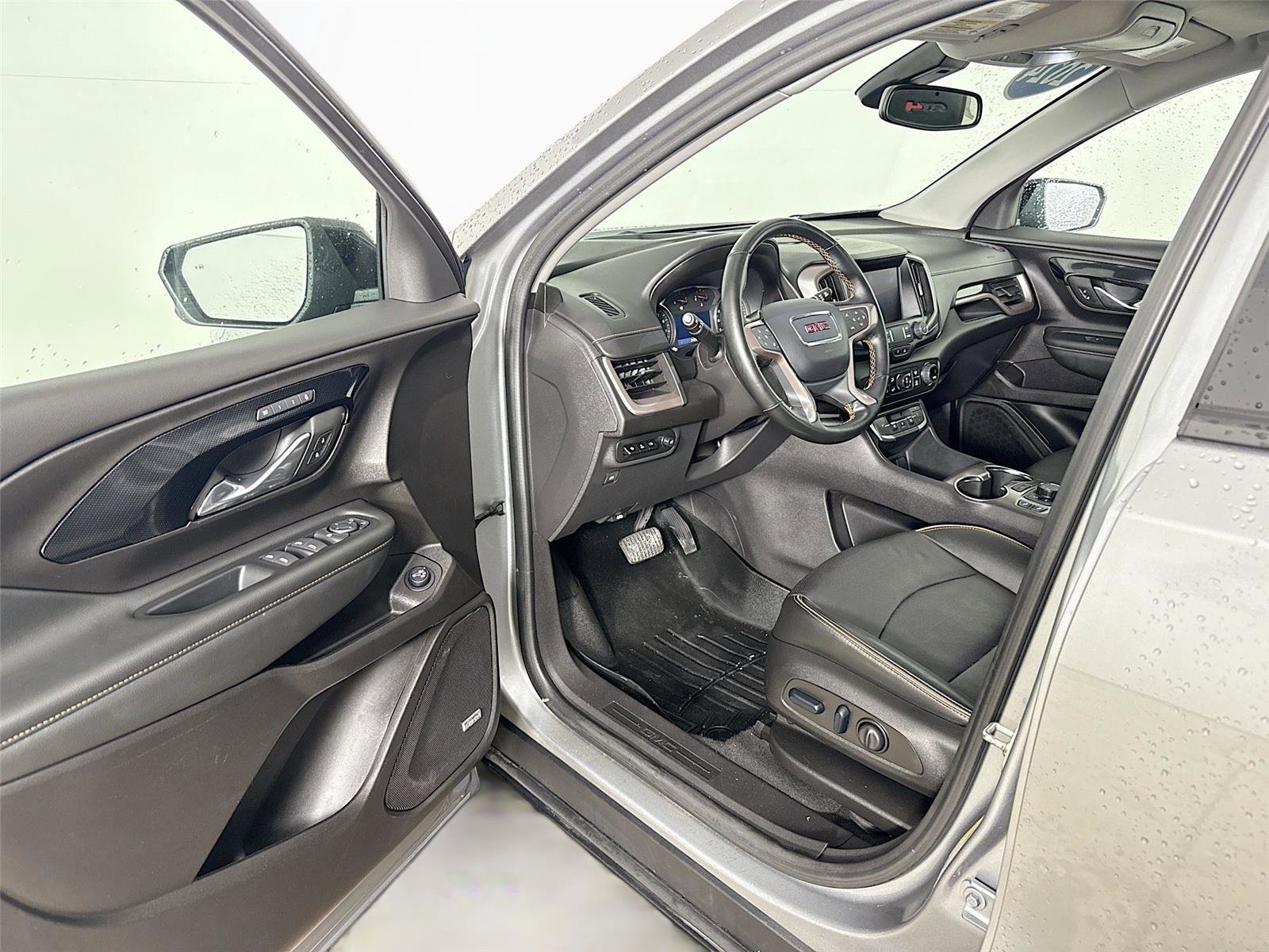 Used 2024 GMC Terrain AT4 w/ Infotainment Package II image 3