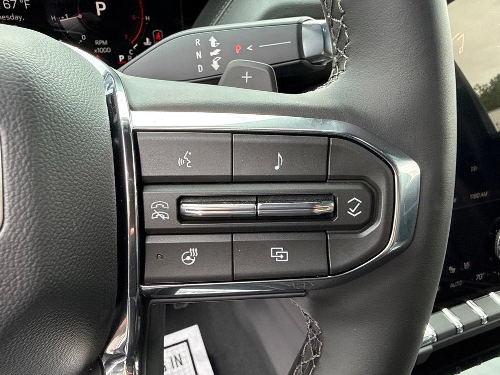 Used 2026 GMC Yukon XL Denali w/ Advanced Technology Package AWD/4WD image 33