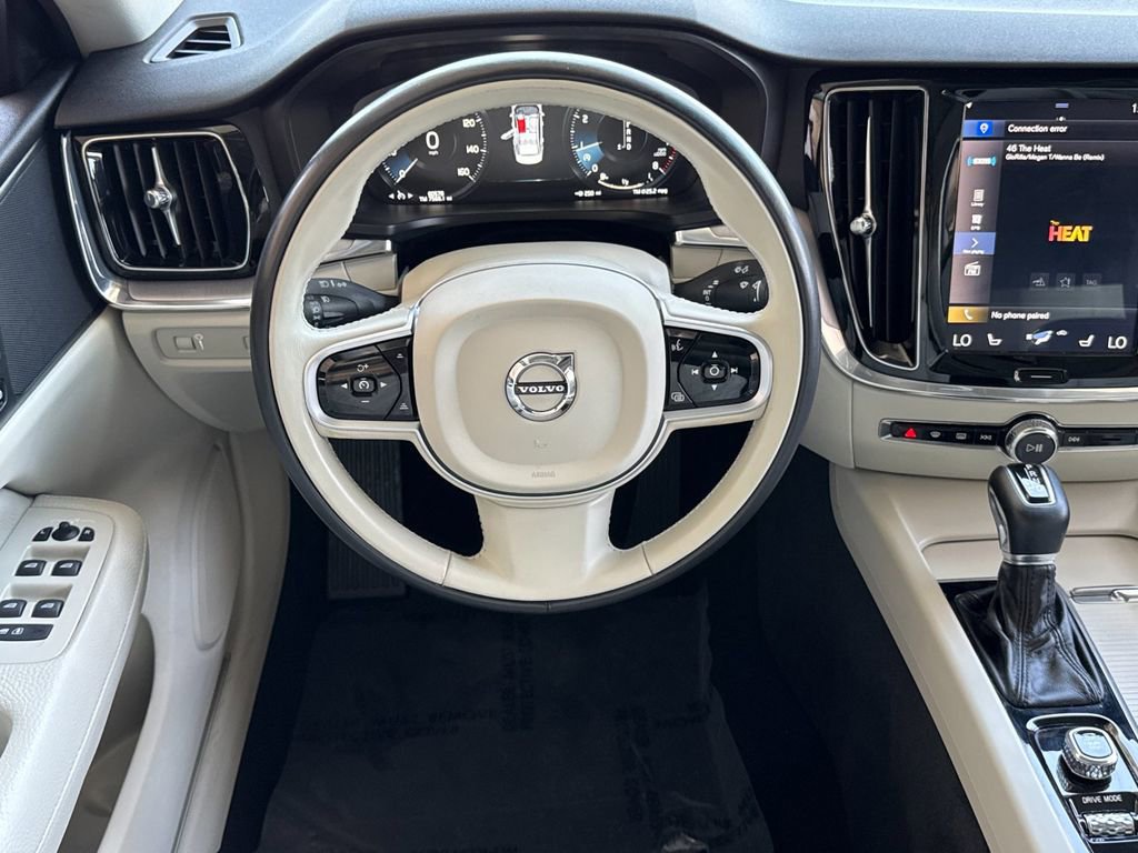 Used 2020 Volvo S60 T5 Momentum FWD image 13
