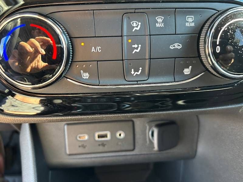 Used 2022 Buick Encore GX Preferred w/ Cold Weather Comfort Package AWD/4WD image 4