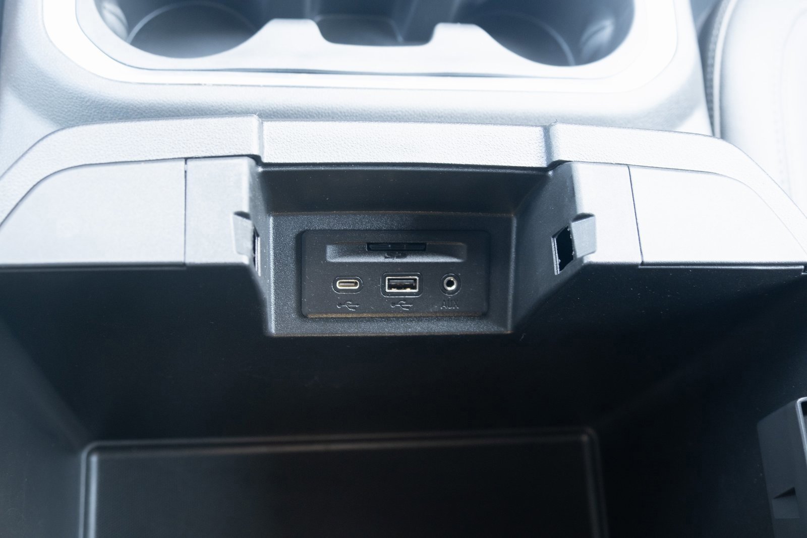 Used 2023 GMC Sierra 3500 SLT w/ SLT Preferred Package image 10