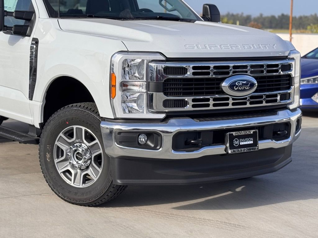 New 2025 Ford F350 XLT w/ FX4 Off-Road Package AWD/4WD image 3
