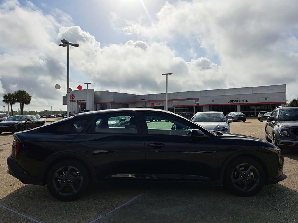 Used 2025 Kia K4 LXS image 5