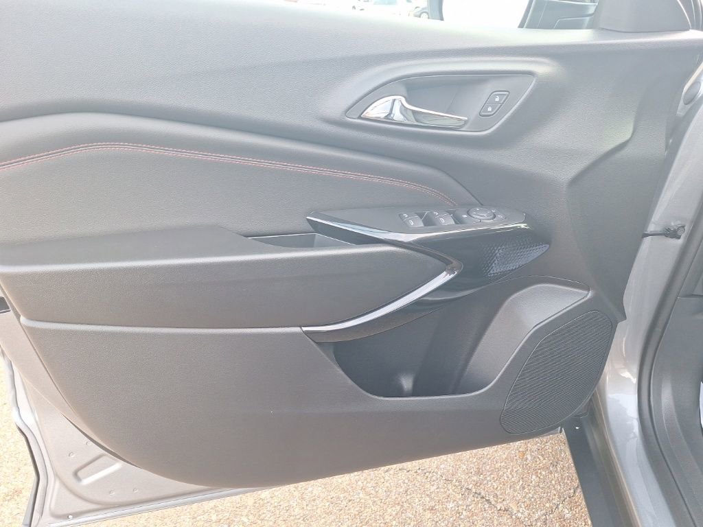 New 2026 Chevrolet Trax RS w/ Driver Confidence Package image 14