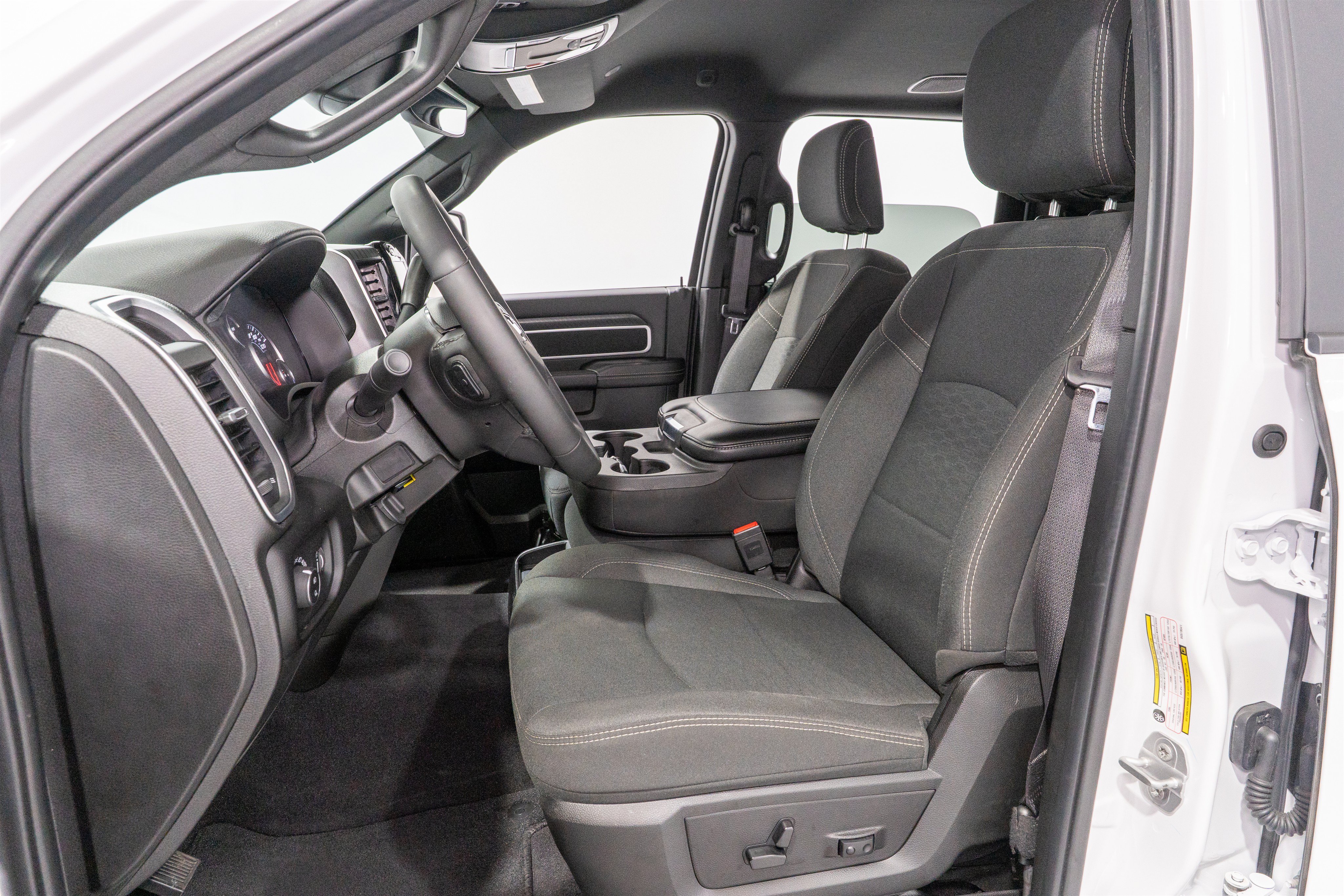 Used 2025 RAM 2500 Big Horn AWD/4WD image 15