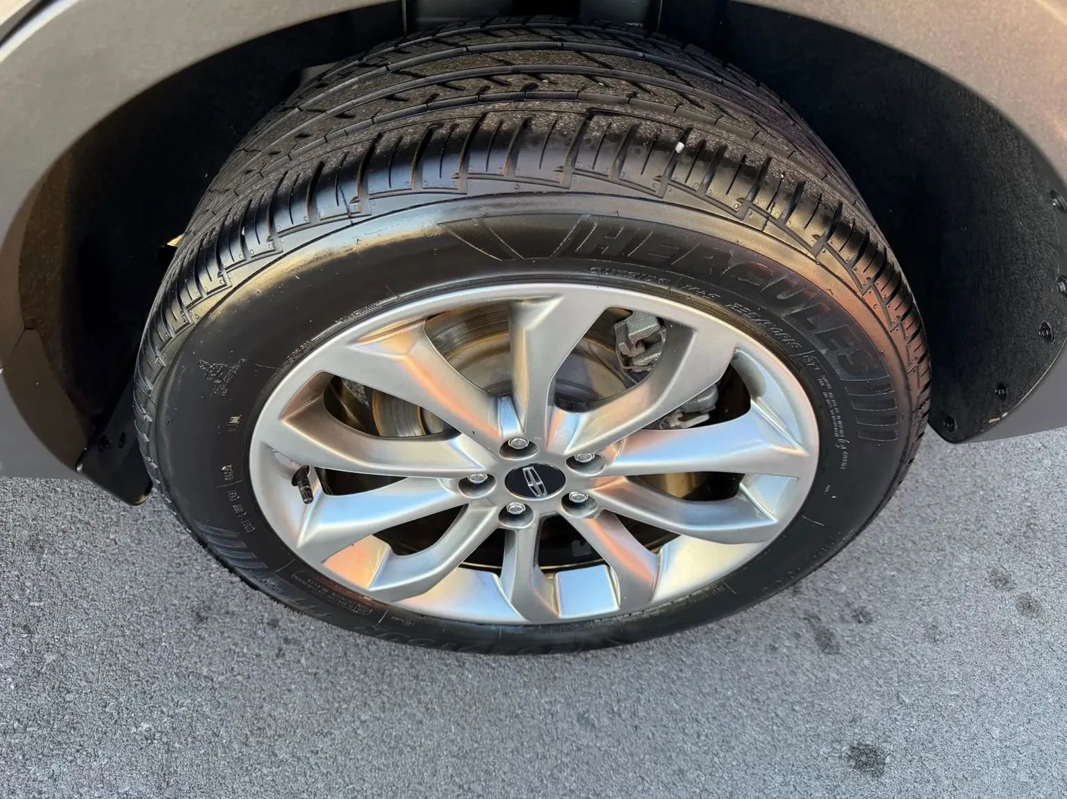 Used 2018 Lincoln MKC Select w/ Select Plus Package FWD image 18