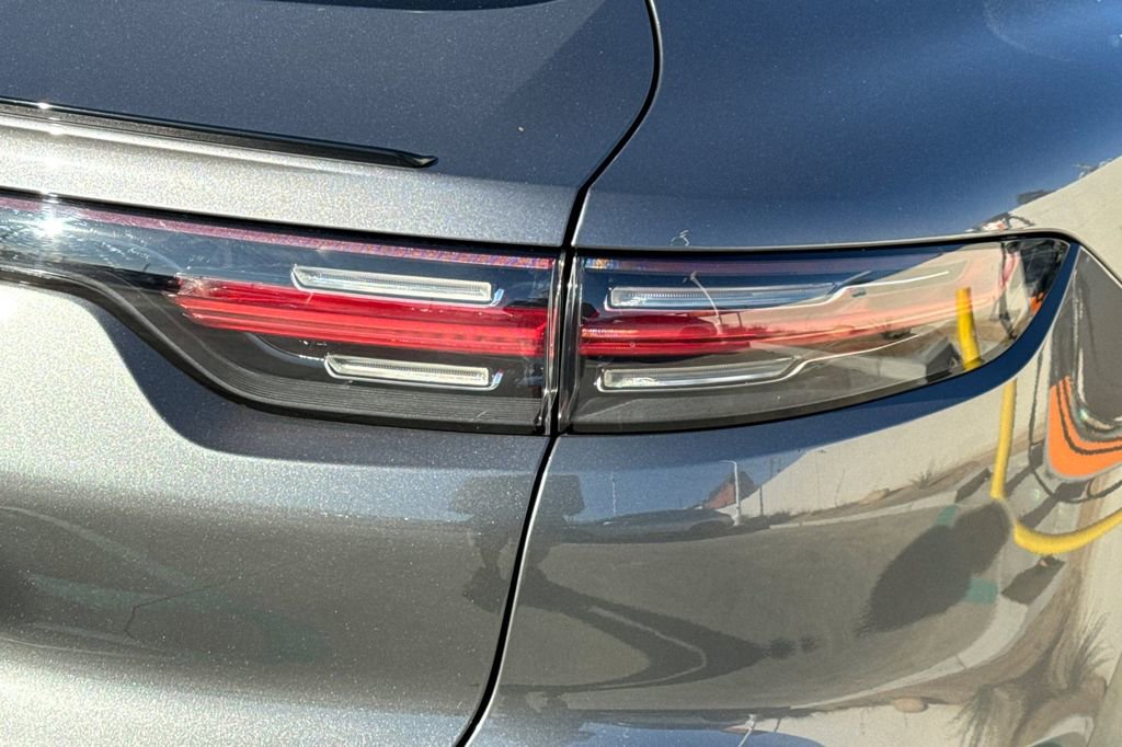 Used 2021 Porsche Cayenne Coupe image 35