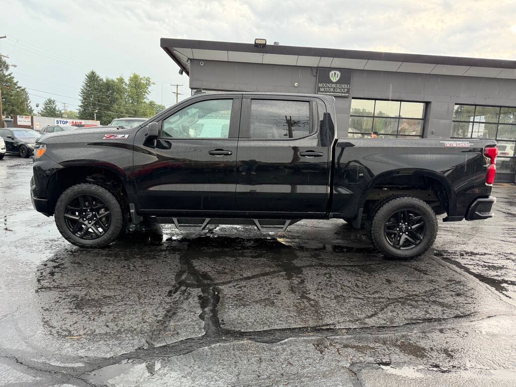 Used 2022 Chevrolet Silverado 1500 Custom Trail Boss AWD/4WD image 3