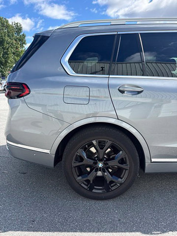 Certified 2025 BMW X7 xDrive40i w/ Premium Package AWD/4WD image 9