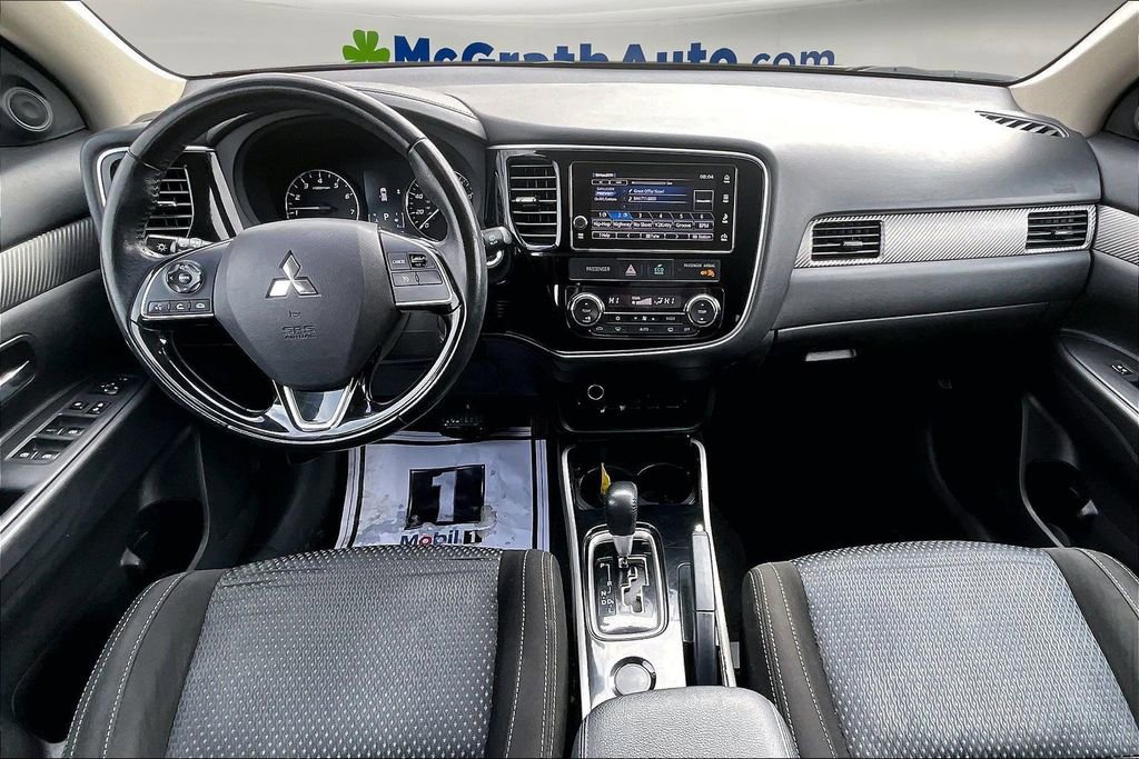 Used 2017 Mitsubishi Outlander SE image 7