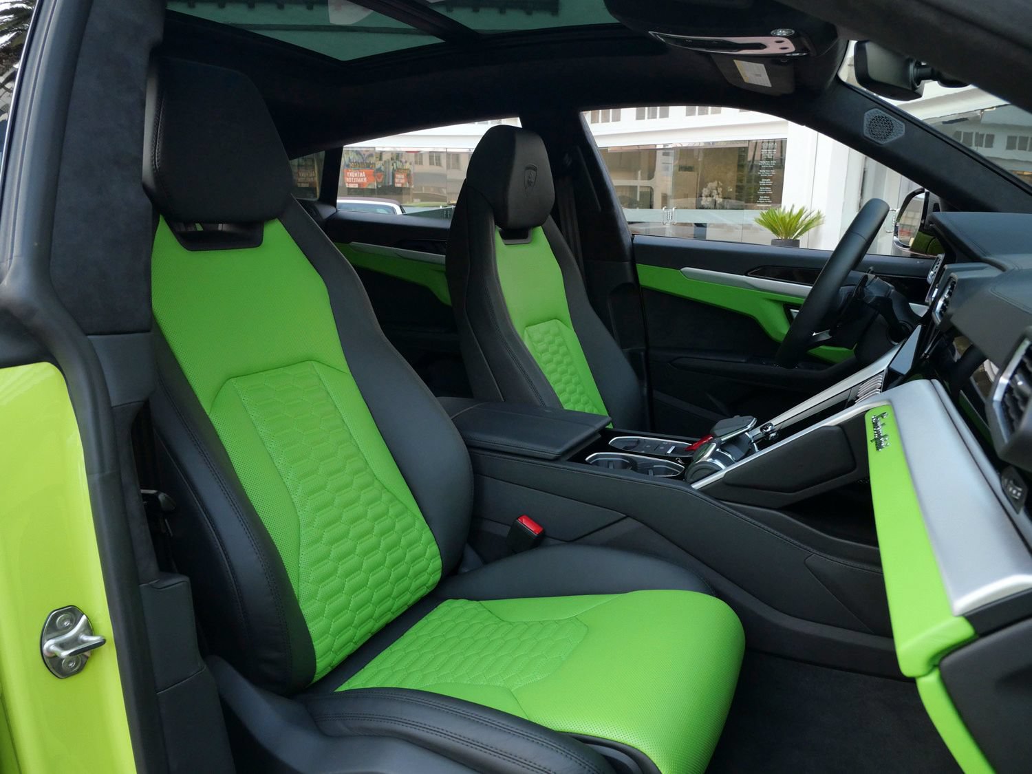 Used 2022 Lamborghini Urus AWD/4WD image 8
