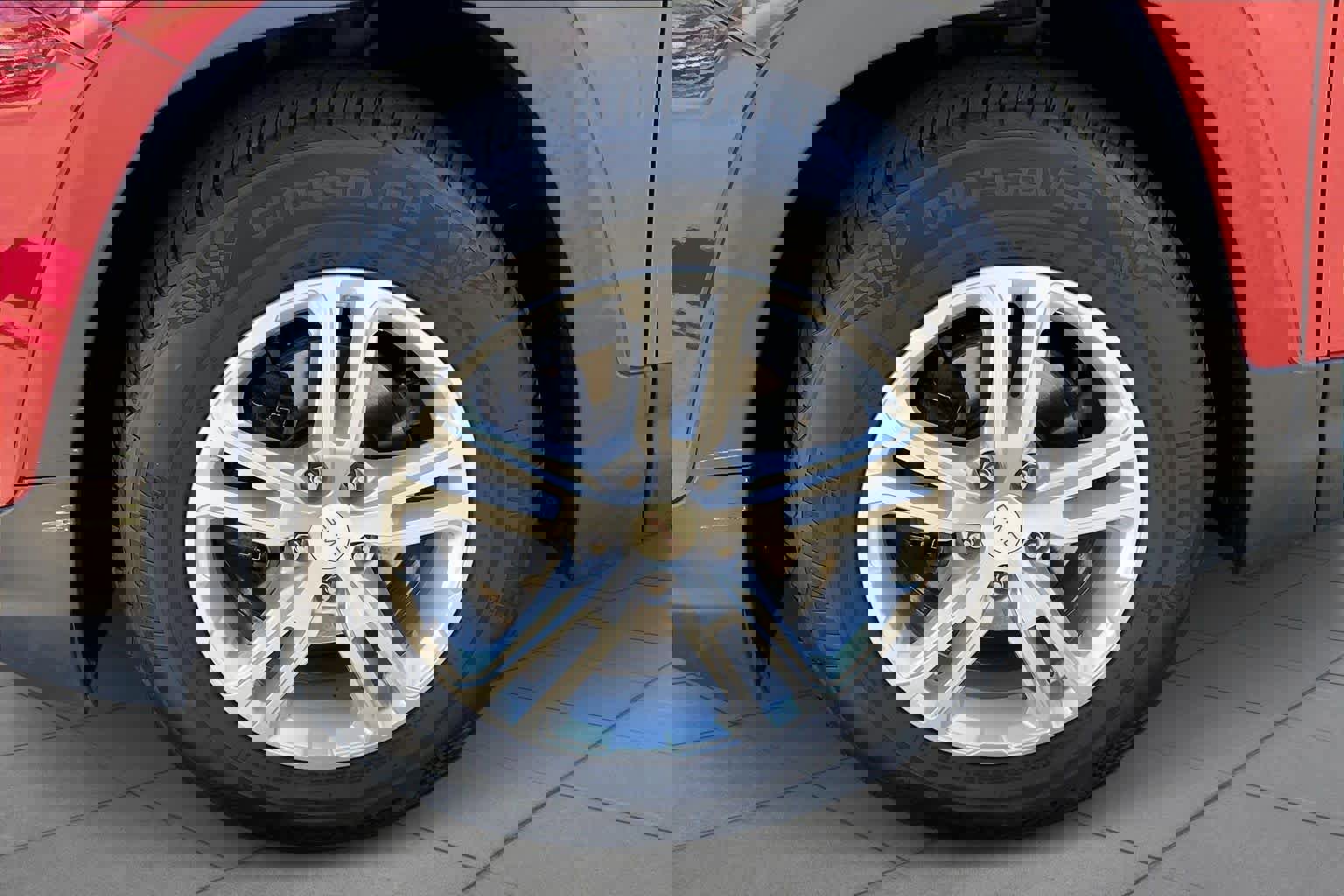 Used 2021 GMC Terrain SLE image 11