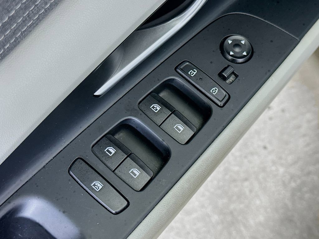 Used 2024 Hyundai Elantra Limited FWD image 20