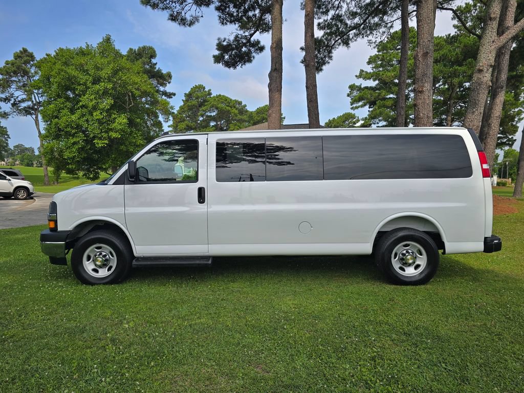 Used 2025 Chevrolet Express 3500 LT w/ LT Preferred Equipment Group RWD video 2